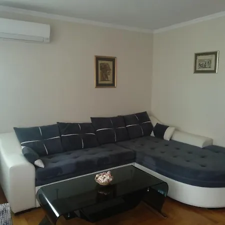Apartment Тристаен Апартамент Център Бургас Burgas