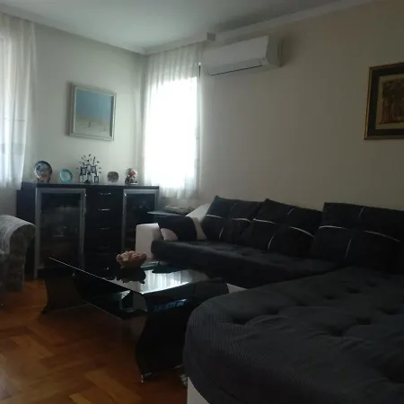 Apartment Тристаен Апартамент Център Бургас Burgas