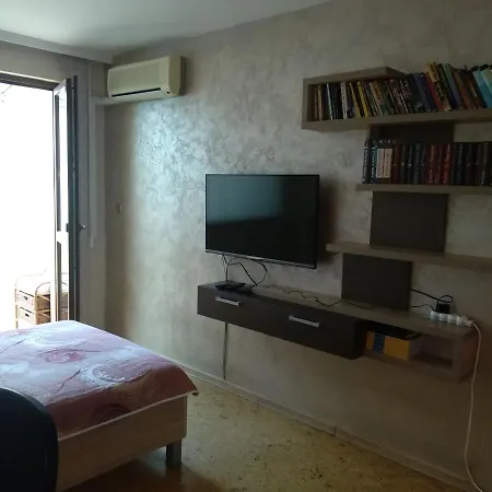 Тристаен Апартамент Център Бургас Apartment *